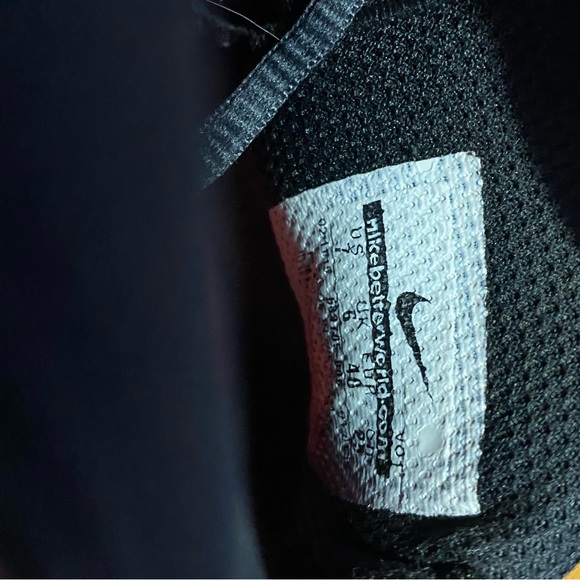 Nike Basketball shoes - Picture 4 of 4